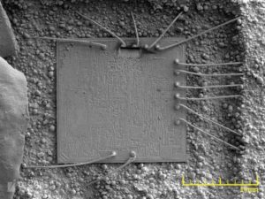 Overview of wire bonding on a semiconductor chip after chemical decapsulation