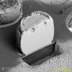 Querschliff einer Lötkugel mit 400 μm Durchmesser (fertiggestellt in 4 Std). Durchführung mittels Xenon Plasma FIB und Rocking Stage für eine fehlerfreie Oberfläche. 