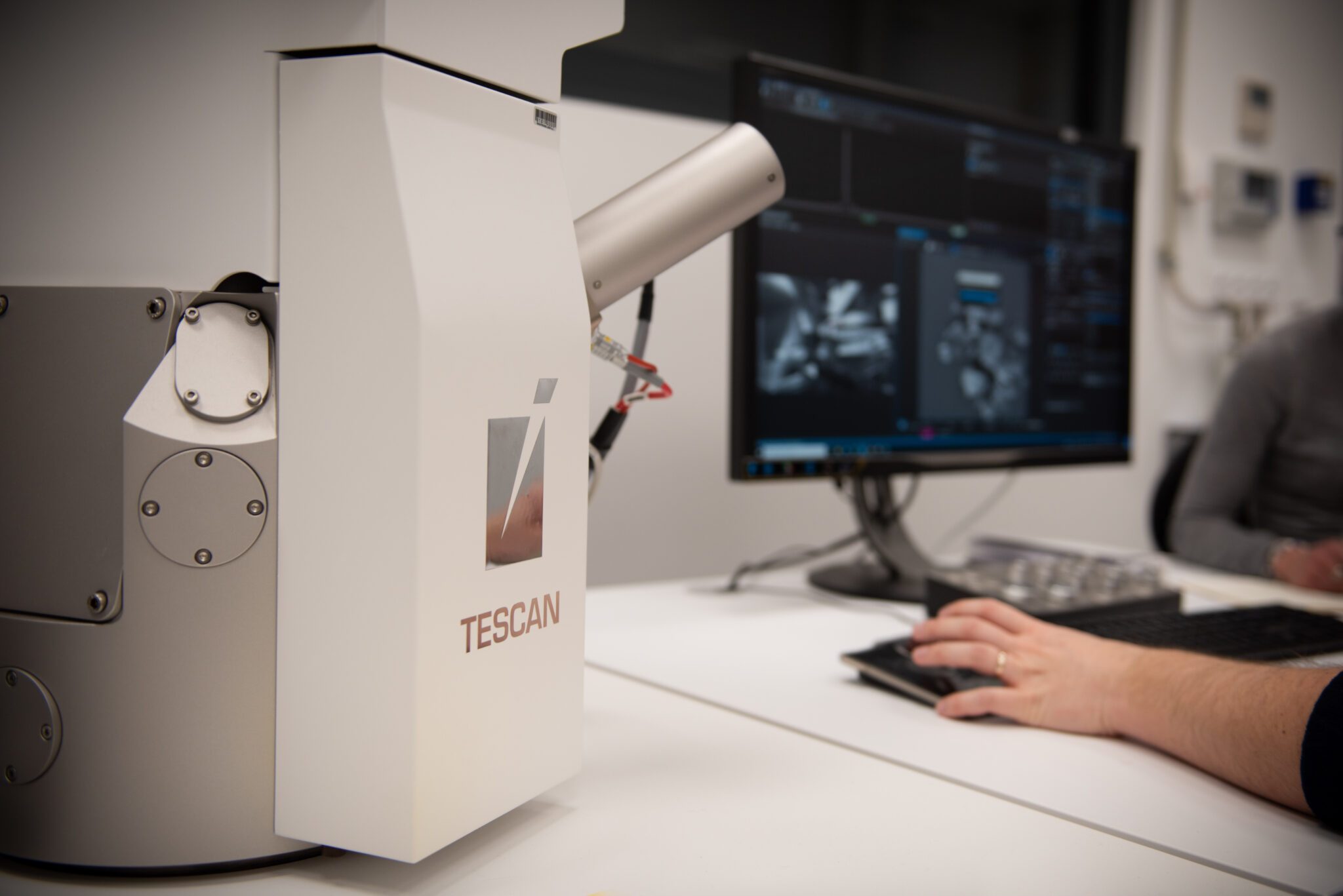 Synthon Installs TESCAN VEGA SEM for Drug Discovery & Development - TESCAN